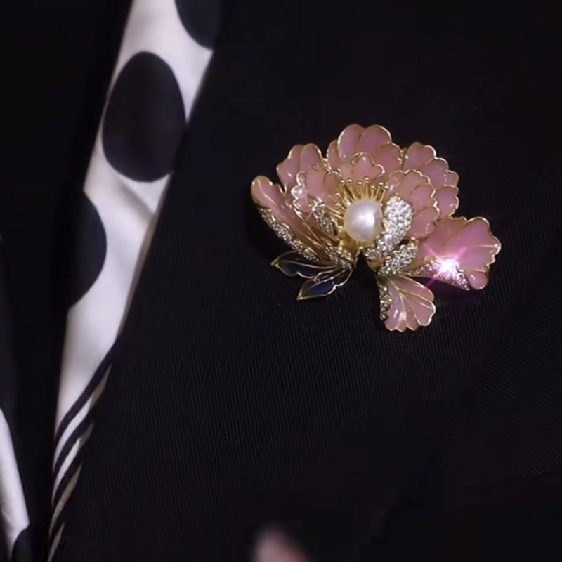 新中式国风牡丹花天然珍珠胸针女款胸花大衣高级感别针配饰