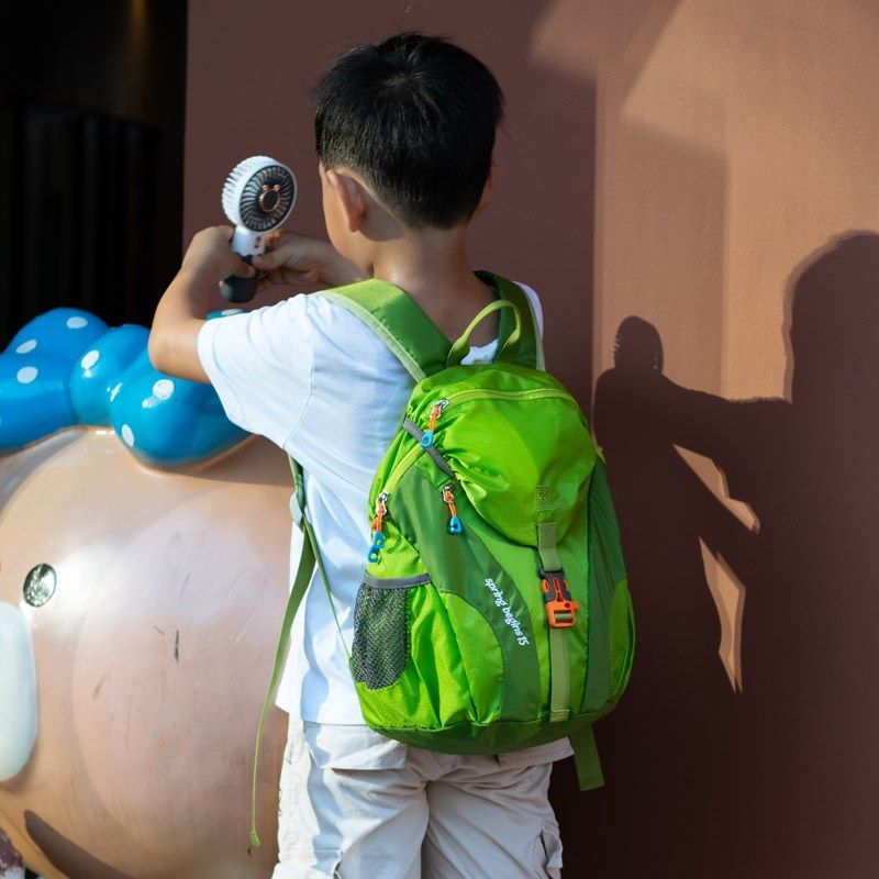 户外儿童小背包男孩外出旅游小学生轻便登山双肩包春游超轻出游