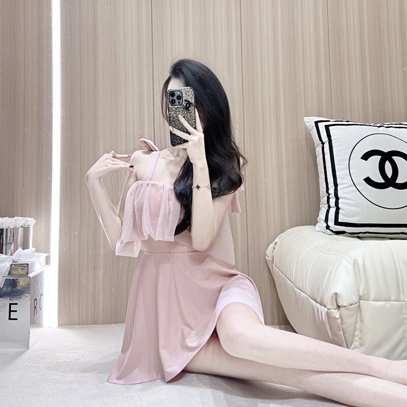 少女泳衣2023新款连体裙式平角遮肚显瘦保守学生可爱日系温泉泳装