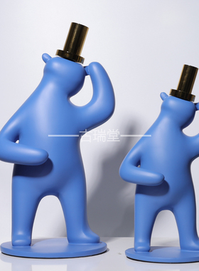 现代简约儿童房饰品戴帽子卡通人B物摆件卧室样板间售楼部软装饰