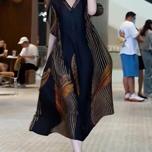 高端洋气大码连衣裙妈妈中老年女装胖MM夏季印花长裙阔太太宽松仙