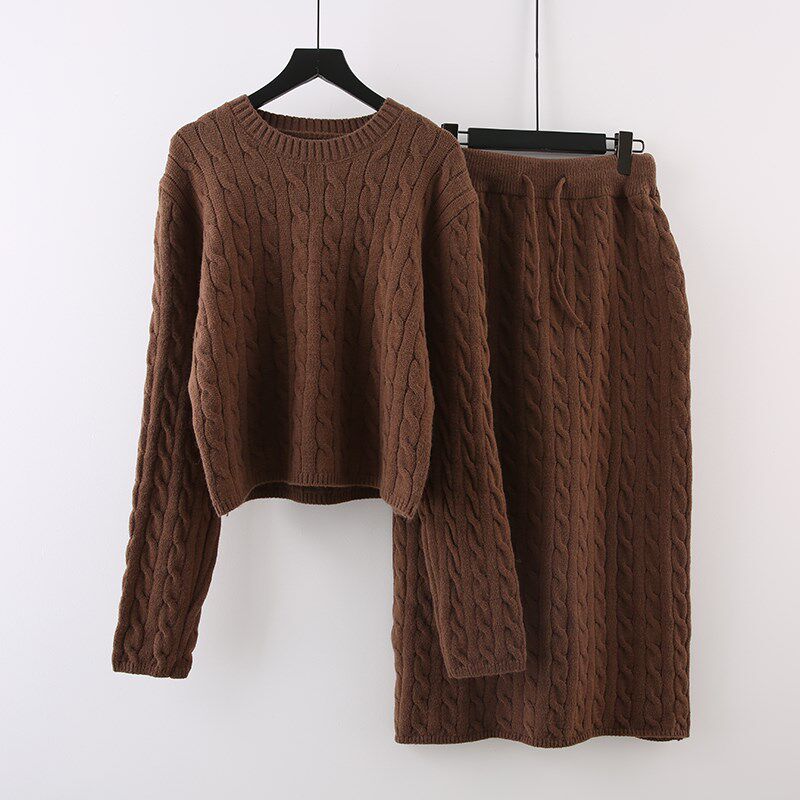 美拉德风复古麻花套装女短款宽松圆领毛衣直筒开叉中长款半身裙潮