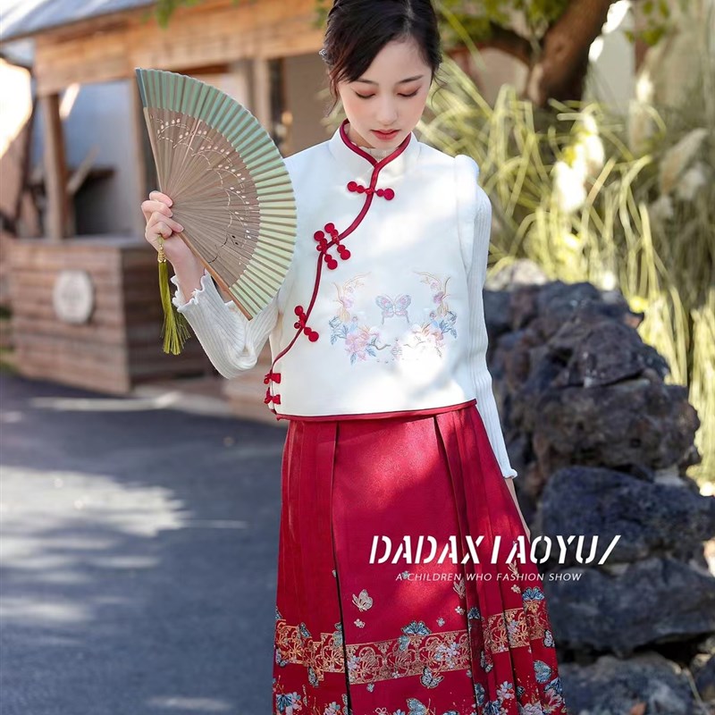 哒哒小鱼女大童青少年学生马甲毛衣马面裙三件套中国风套装拜年服