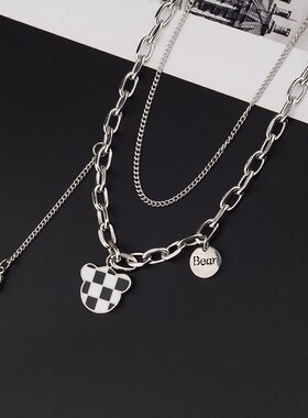 黑白格流苏小熊钛钢链男女insA甜酷风个性拼接小熊吊坠多层锁骨链
