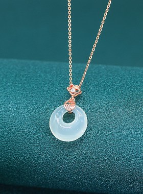 S925银宫主福气平安扣项链女天然白玛瑙吊坠轻奢古W风毛衣链