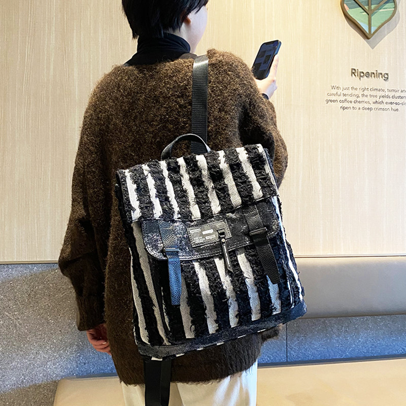 日系牛仔帆布条纹双肩包秋冬大容量学院文艺风暗黑系揹包通勤女包