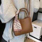 高级感手拎包包女式 2024年秋季 流行休闲百搭水桶包质感单肩斜挎包