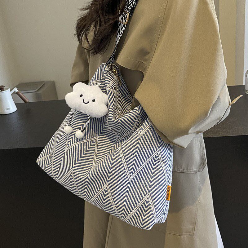 休闲大容量帆布包包女2024新款时尚百搭斜挎包宽肩带通勤单肩大包