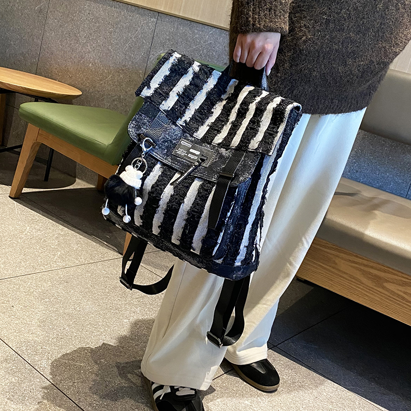 日系牛仔帆布条纹双肩包秋冬大容量学院文艺风暗黑系揹包通勤女包