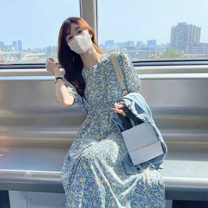欧洲站夏季2023新款网红炸街高级感初恋甜美仙气小清新碎花连衣裙