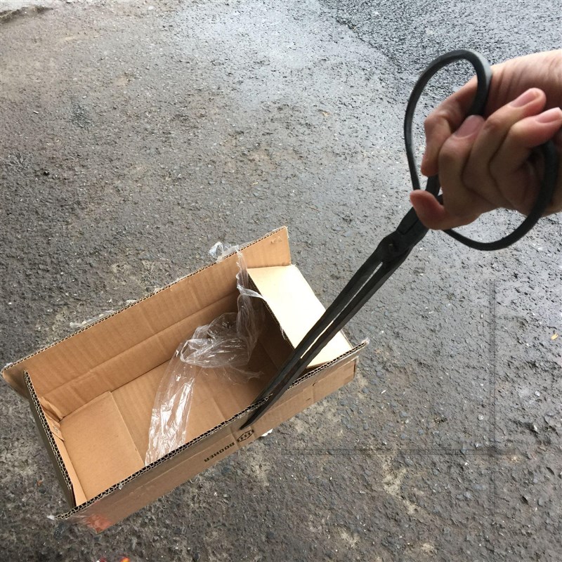 现货包邮纯手工锻打铁钳  弹簧钢铁火钳子 垃圾钳T 垃圾夹环卫清