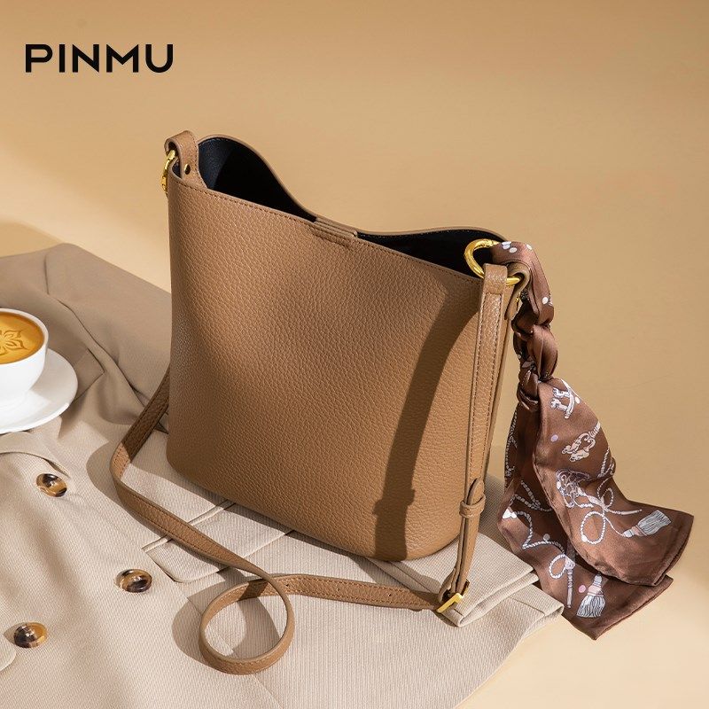 水桶包包女式2024新款秋冬超火爆款女士百搭大容量女包单肩斜挎包,箱包皮具/热销女包/男包,水桶包,淘宝优惠券,粉丝福利购,淘宝优惠卷