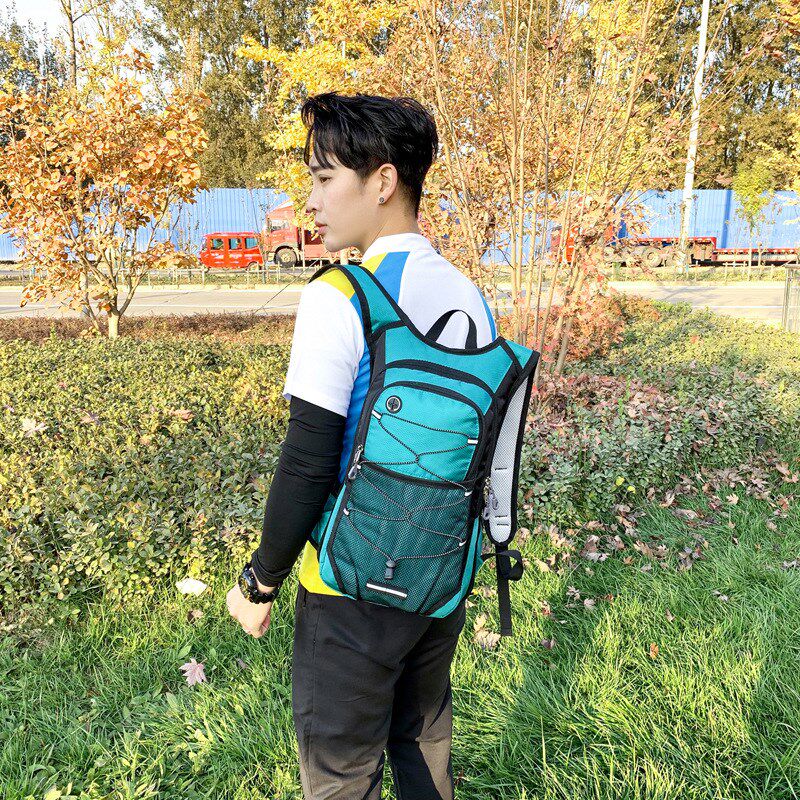 新款骑行背包男女山地公路自行车户外徒步双肩包大容量防水轻便款
