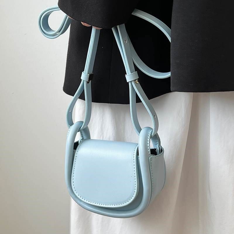 迷你小包包女夏2022年新款爆款时尚个性小众单肩马鞍包小巧耳机包,箱包皮具/热销女包/男包,马鞍包,淘宝优惠券,粉丝福利购,淘宝优惠卷