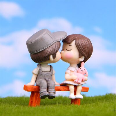 推荐1set Cartoon Lovely Couple Chair Resin Figurines Miniatu