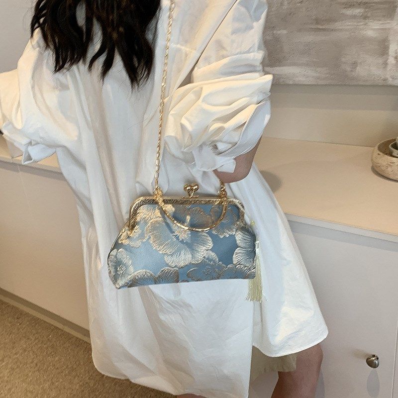 新中式国风包包女春夏新款复古质感手提夹口包时尚流苏单肩斜挎包,箱包皮具/热销女包/男包,通用款女包,淘宝优惠券,粉丝福利购,淘宝优惠卷