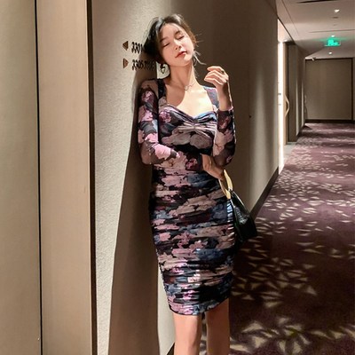 网纱水墨画印花长袖连衣裙早秋新款气质修身遮肚子包臀打底短裙子