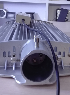 供应平板头 56W70W154W196W道P路高杆灯具大功率方形
