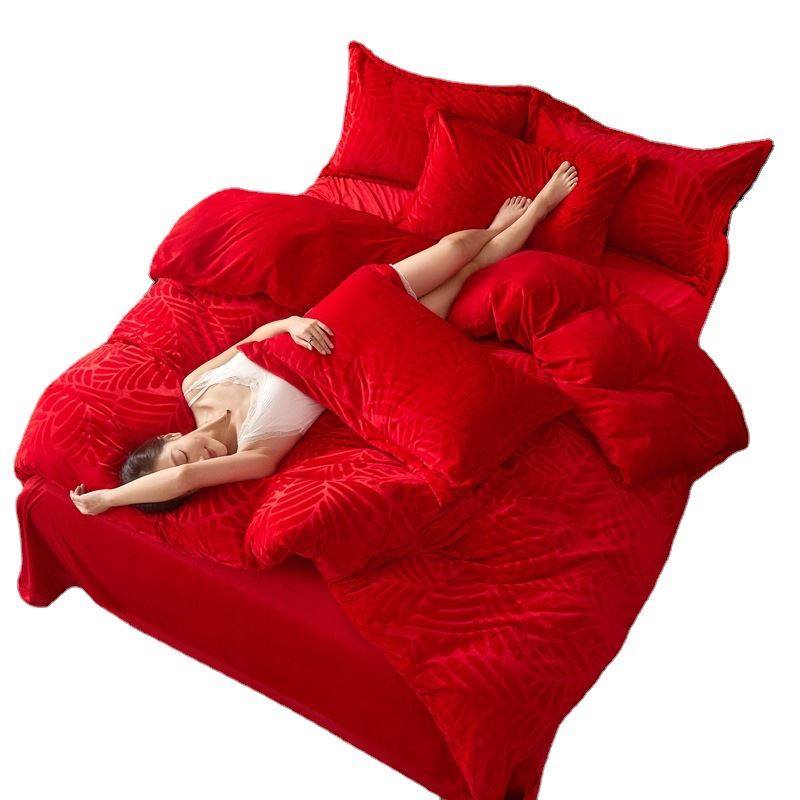 雕花绒婚a庆加厚保暖四件套大红色冬季速热床上用品量大从优,床上用品,婚庆床品套件,淘宝优惠券,粉丝福利购,淘宝优惠卷