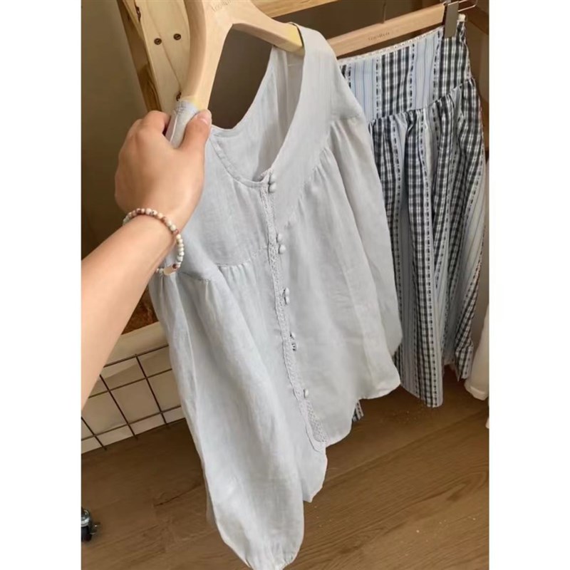 小文姐X005h0-圆领甜美蕾丝花边拼接包扣排扣纯苎麻长袖衬衫