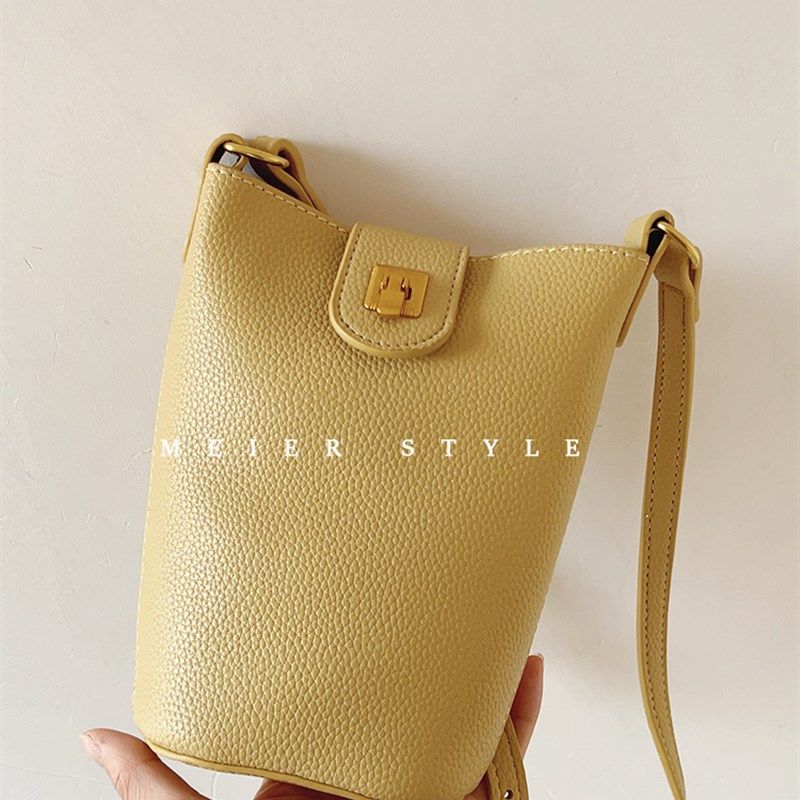 2024春季新款迷你水桶包手机包休闲锁扣单肩斜挎包软皮翻盖包女包,箱包皮具/热销女包/男包,水桶包,淘宝优惠券,粉丝福利购,淘宝优惠卷