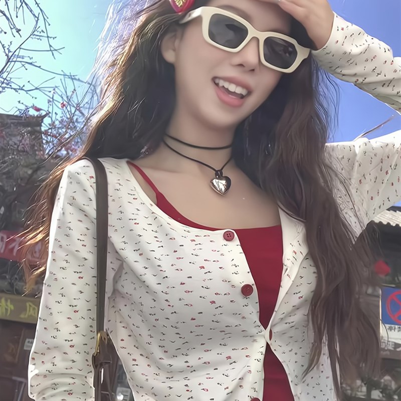 热销大码胖mm红色吊带开衫小个子针织短外套春季小碎花背心甜辣妹
