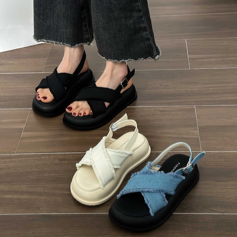 潮牌牛仔布厚底凉鞋女2023夏季新款松糕软底交叉露趾一字带罗马鞋