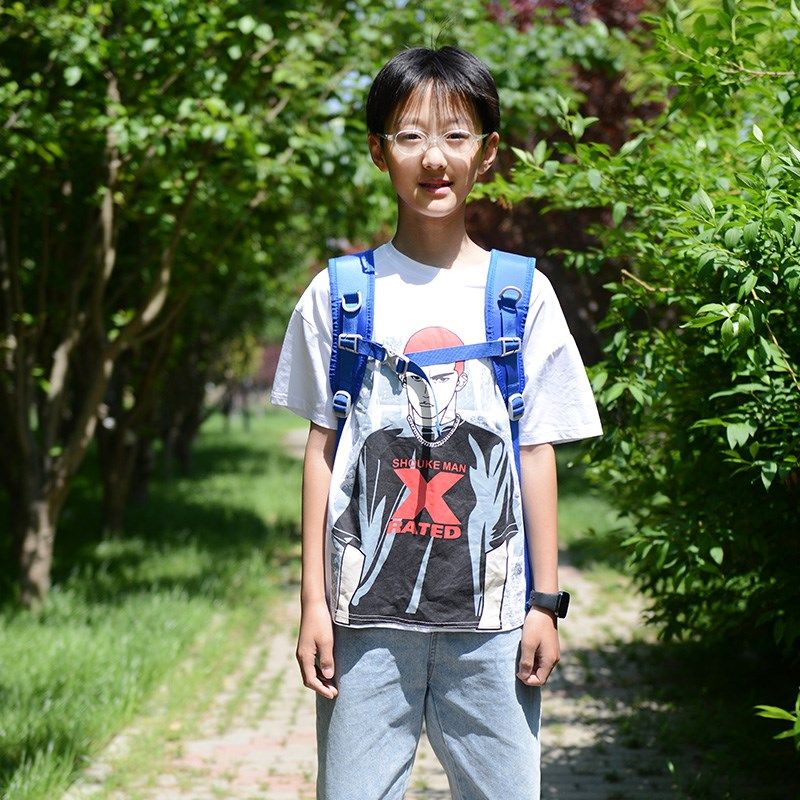 户外双肩包女新款运动登山包儿童春游小背包轻便学生休闲旅行包男