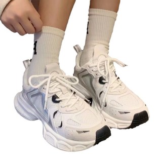 今年流行的老爹鞋女2024年新款轻便运动鞋子爆R款网红炸街休闲女