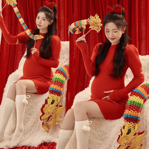 新款龙年主题影楼拍照服装新年喜庆风红色针织连衣裙孕妈咪在家拍