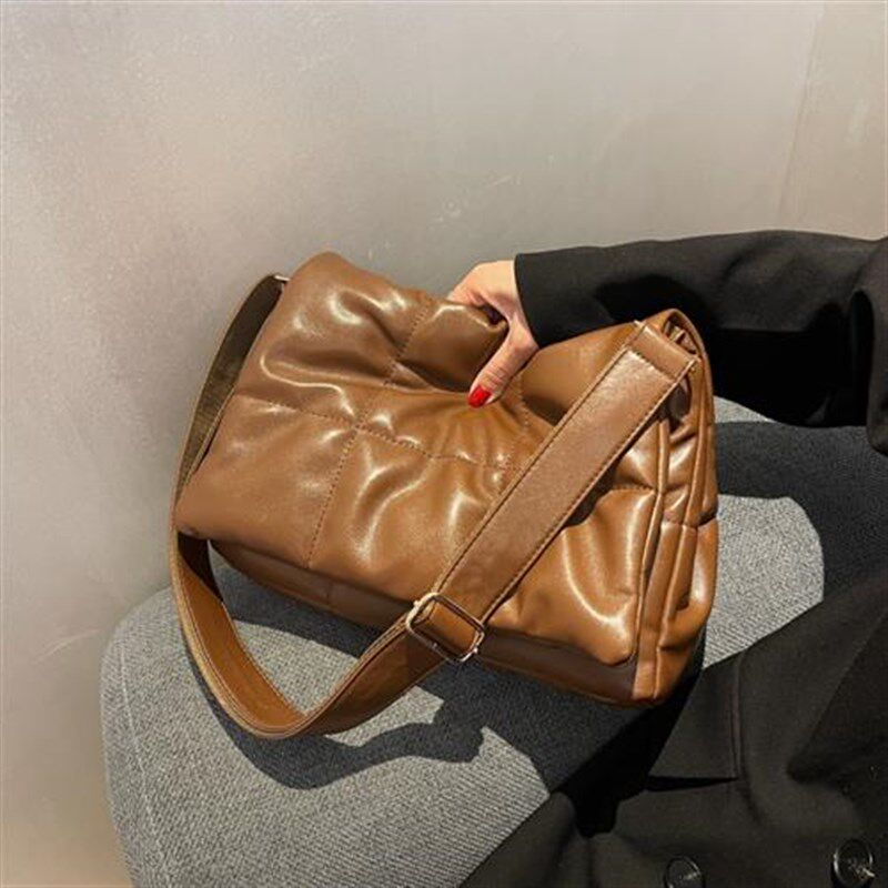 大容量包包女包新款2024春季高级感洋气百搭单肩包宽肩带斜挎大包