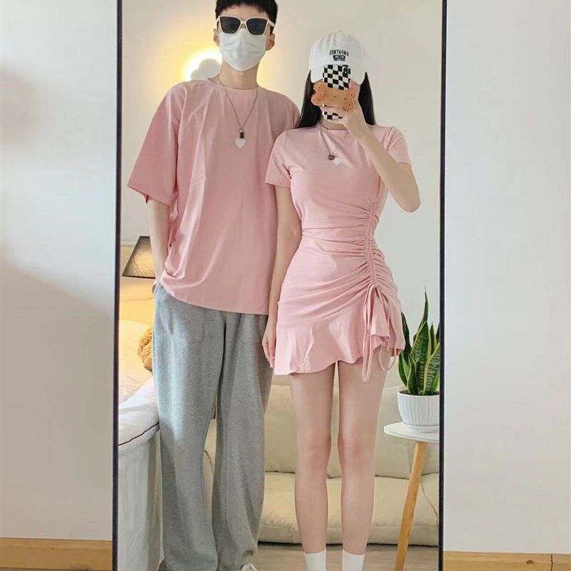 热销不一样的情侣装夏装2023新款春夏t恤裙子套装一裙一衣设计感