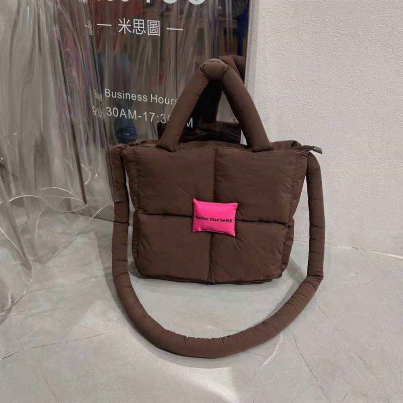 小众设计感棉服蓬松软棉泡芙包2023冬季街头潮流斜挎单肩手提包女,箱包皮具/热销女包/男包,托特包,淘宝优惠券,粉丝福利购,淘宝优惠卷