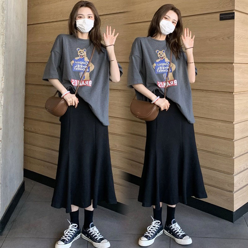 孕妇百搭半身裙春夏季高级感托腹裙新款垂感减龄a字鱼尾裙西装裙