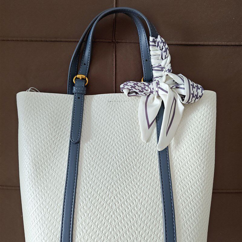 纯皮女包压花纹路设计感水桶包大容量斜挎包小众设计单肩腋下包