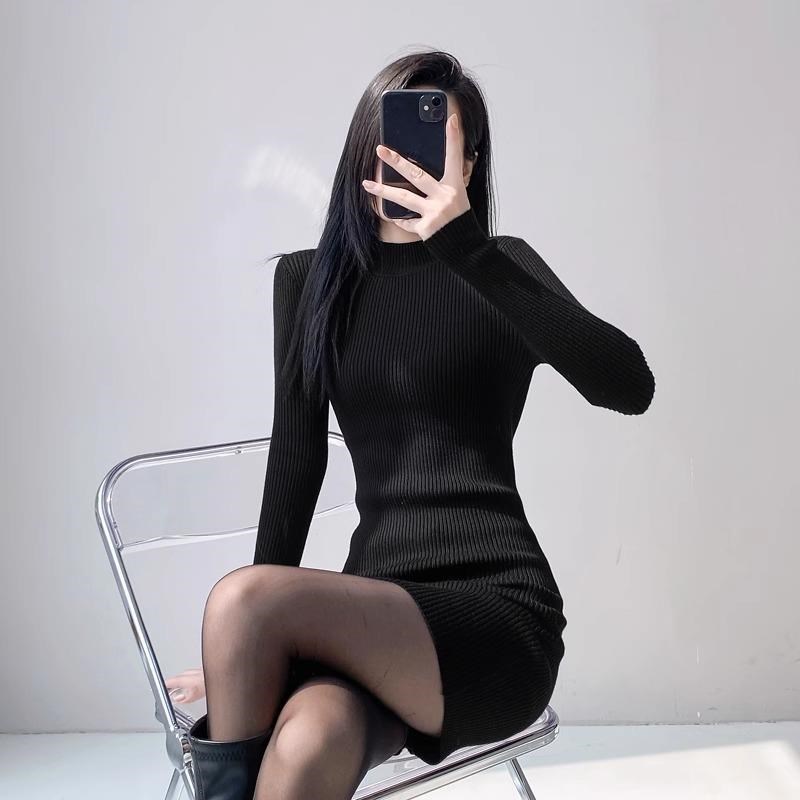 半高领针织打底连衣裙女秋冬季2024新款修身显瘦内搭毛衣包臀短裙