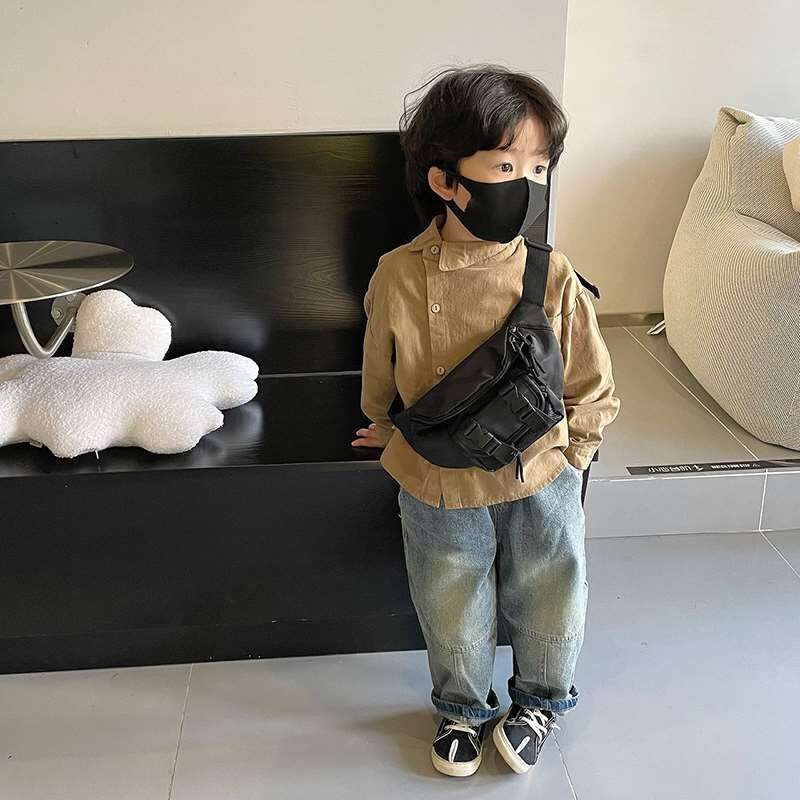 男童斜挎包时尚小包潮酷2023儿童包包小男孩旅行外出胸包帅气潮童