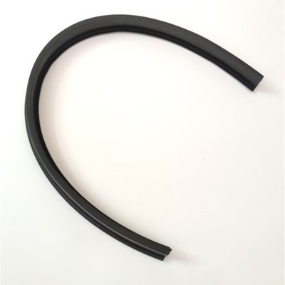 新源65/75胶轮式挖掘机 驾驶室前挡风玻璃下隔条 前挡密封胶条
