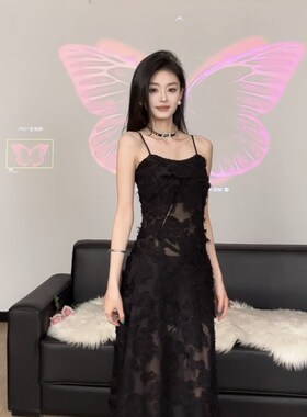 黑色显瘦气质吊带连衣裙辣妹高级感修身亮片春夏丝绒海边度假长裙