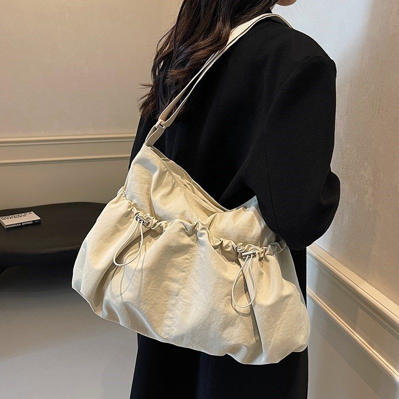 小众上课休闲挎包女大学生斜挎包女百搭秋季新款大容量通勤单肩包,箱包皮具/热销女包/男包,通用款女包,淘宝优惠券,粉丝福利购,淘宝优惠卷