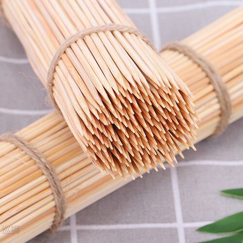 Snack bamboo stick 2.5mm * 20cm 200 pieces of spicy hot stri