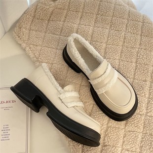 油桃Yoto白色加绒保暖小皮鞋女2023冬款一脚蹬保暖百搭学院风棉鞋