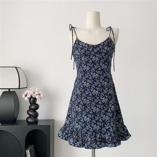 无袖蓝色碎花裙吊带裙女夏季2023年新款小个子短款连衣裙