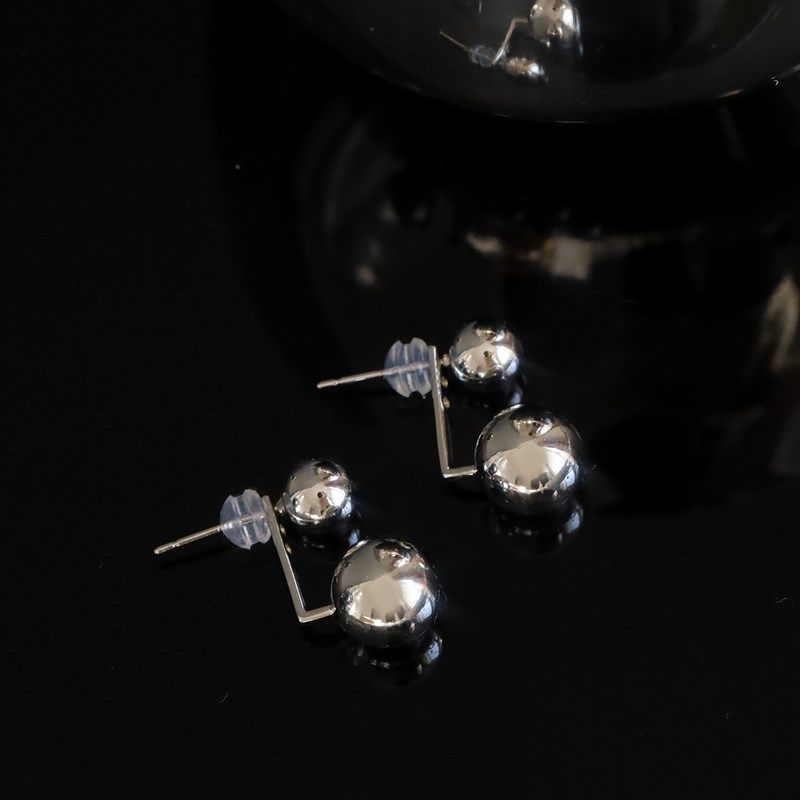 两戴款银色耳环简约百搭冷淡风通勤豆豆耳钉酷帅女新款饰品设计感,饰品/流行首饰/时尚饰品新,耳环,淘宝优惠券,粉丝福利购,淘宝优惠卷