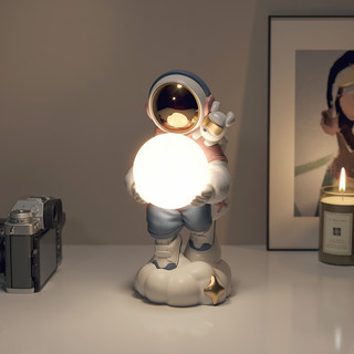 太空人太空人小夜灯摆件创意电竞房儿童房桌面装饰品男生生日礼物