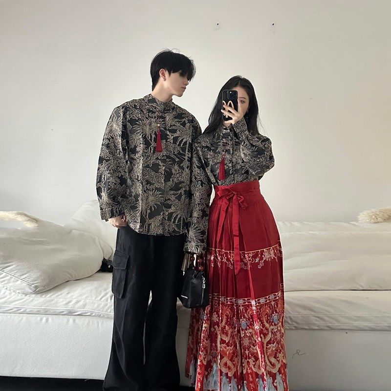 新中式情侣装2024秋冬季提花衬衫订婚新年日常中国风红马面裙套装