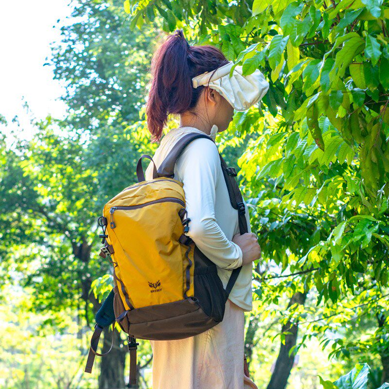 户外徒步旅行双肩包轻便女2024旅游登山包休闲背包轻量化运动书包