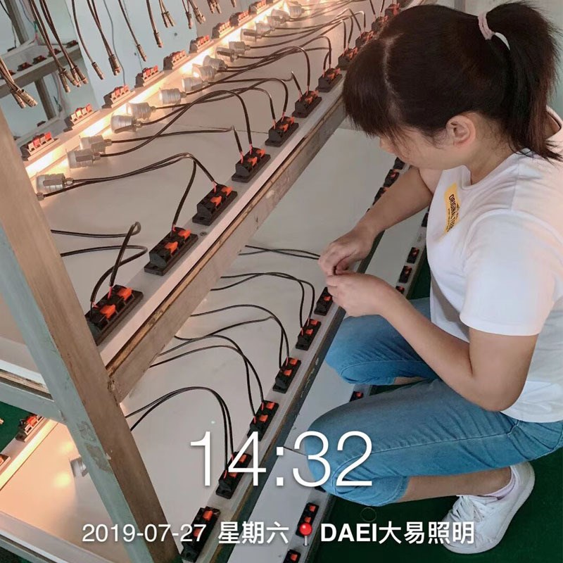楼梯台阶踏步灯户外防水12V地脚灯LED墙角灯走廊过道IP67地埋灯1W