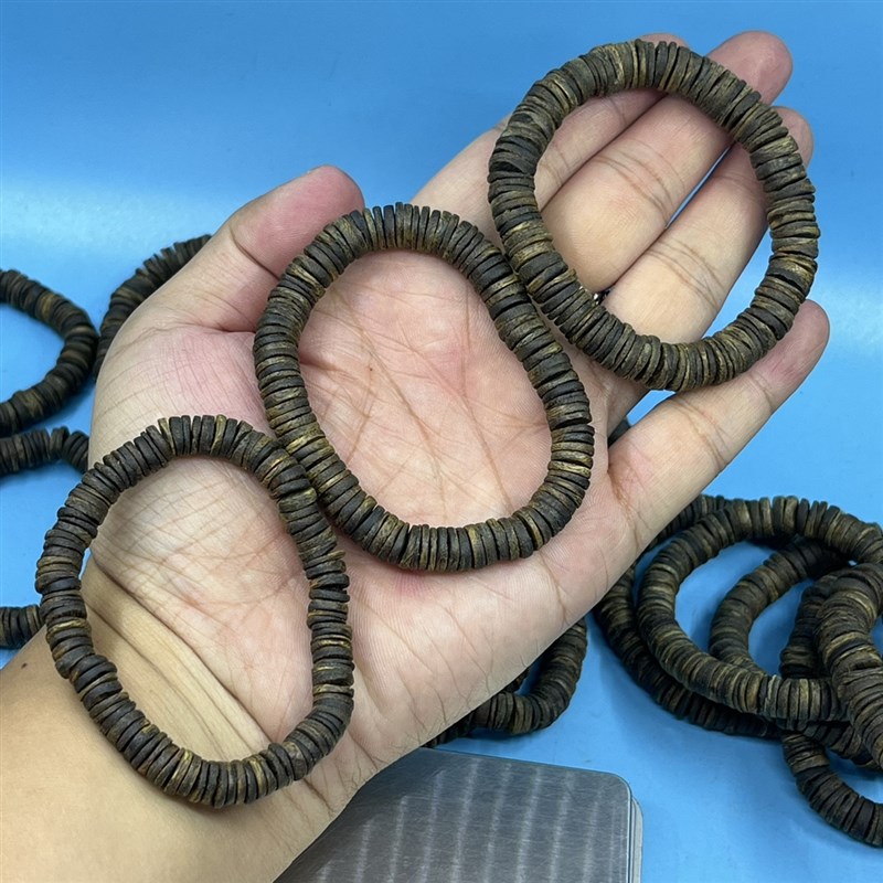 (沉水级b乌身圆叶)电白沉香绿棋楠算盘珠片片随行奇楠手串保真