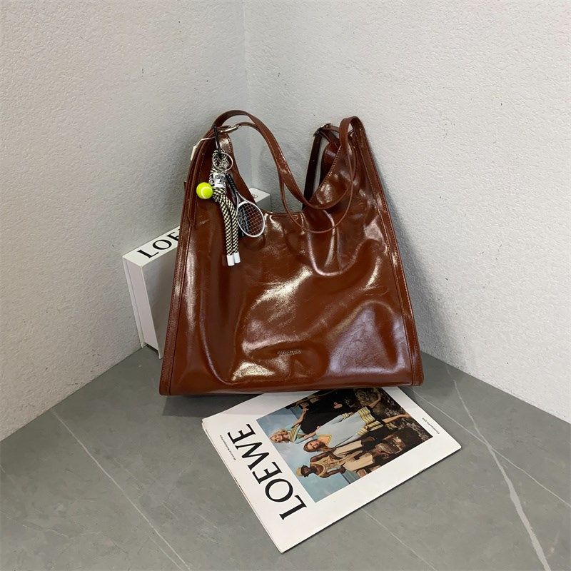 2024新款时尚油蜡皮水桶包通勤百搭大容量腋下单肩包休闲手提包女,箱包皮具/热销女包/男包,水桶包,淘宝优惠券,粉丝福利购,淘宝优惠卷